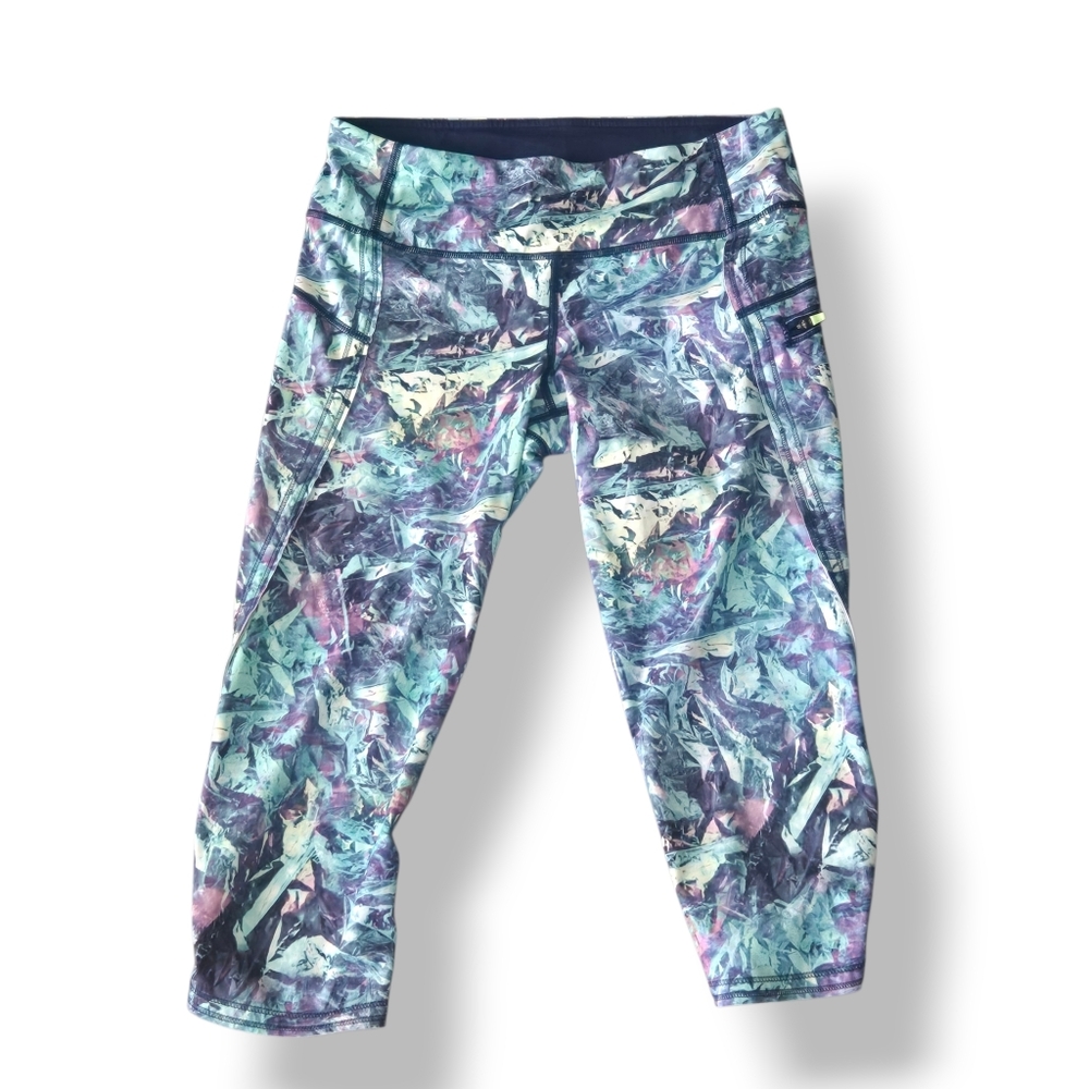 Lululemon Run: Inspire Crop II *All Full-On Luxtreme Iridescent Multi Size 6